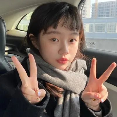 赤裸并存在著