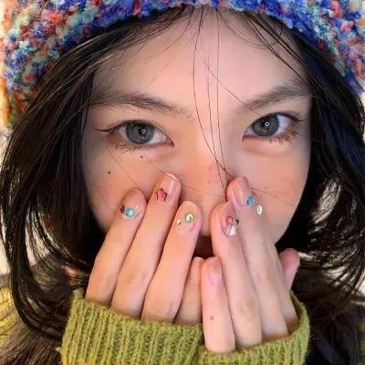 蒂拉和兰妮劫火车